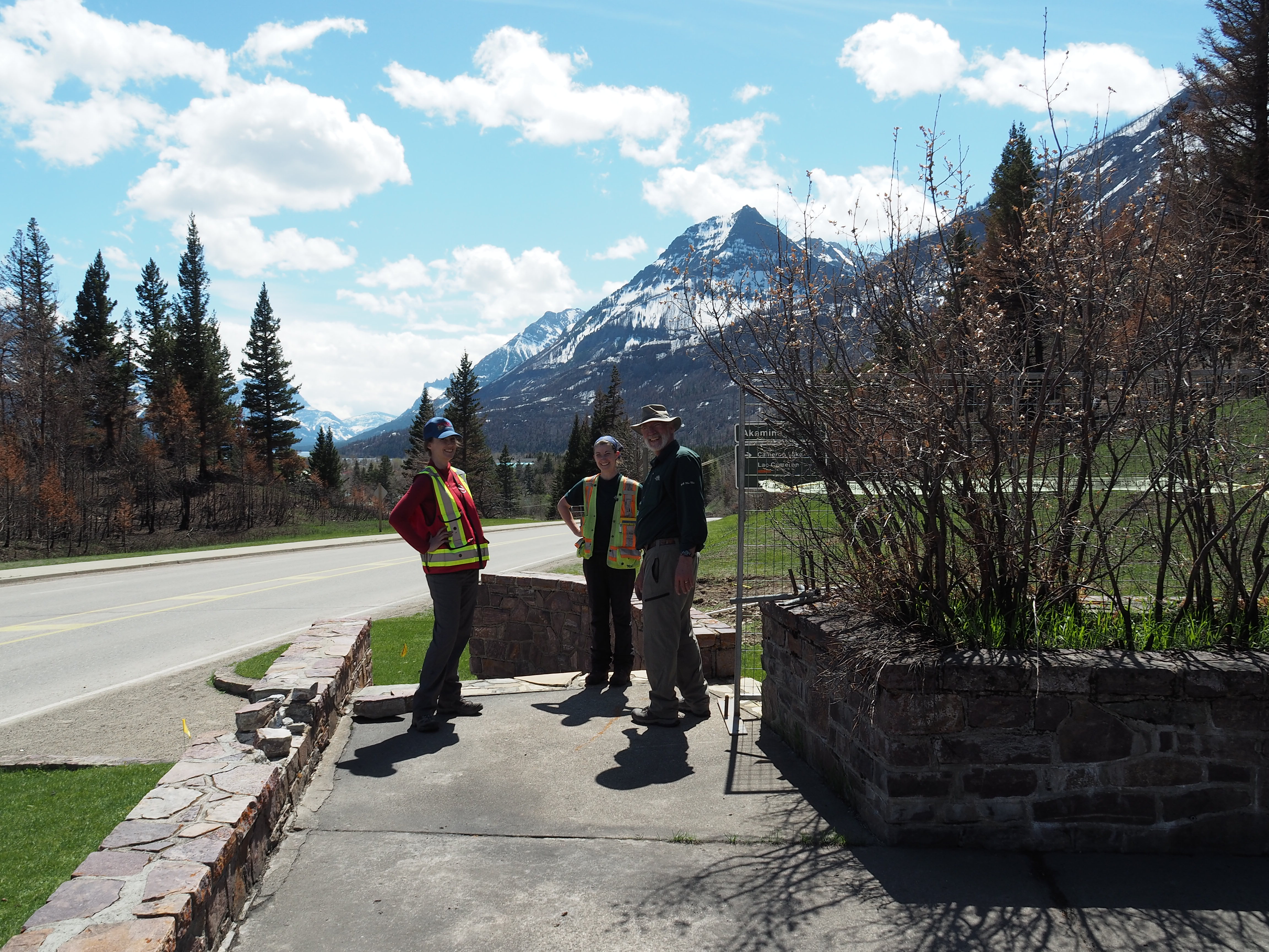 Parks Canada Staff waiting for scanner to complete a scan at the Information Bureau, 07 May 2018.