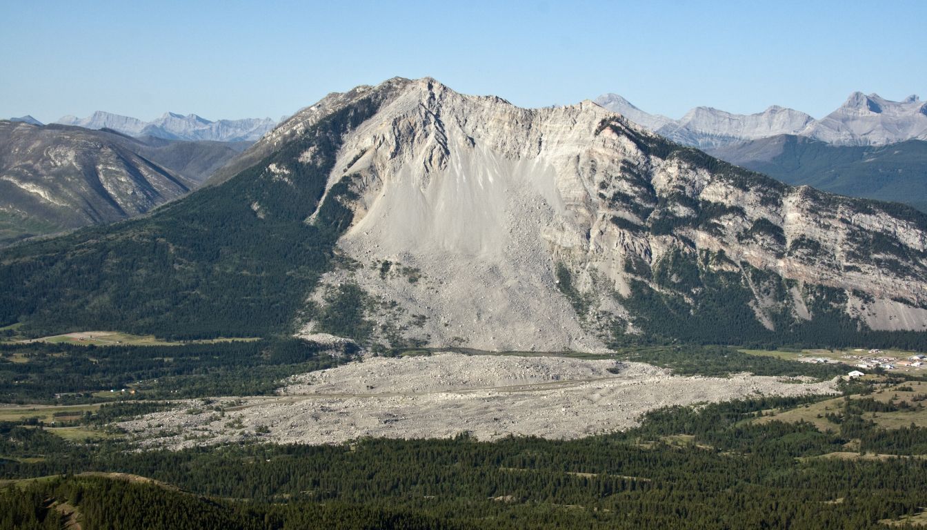 The scar left behind on Turtle Mountain from the Frank Slide and debris field below.