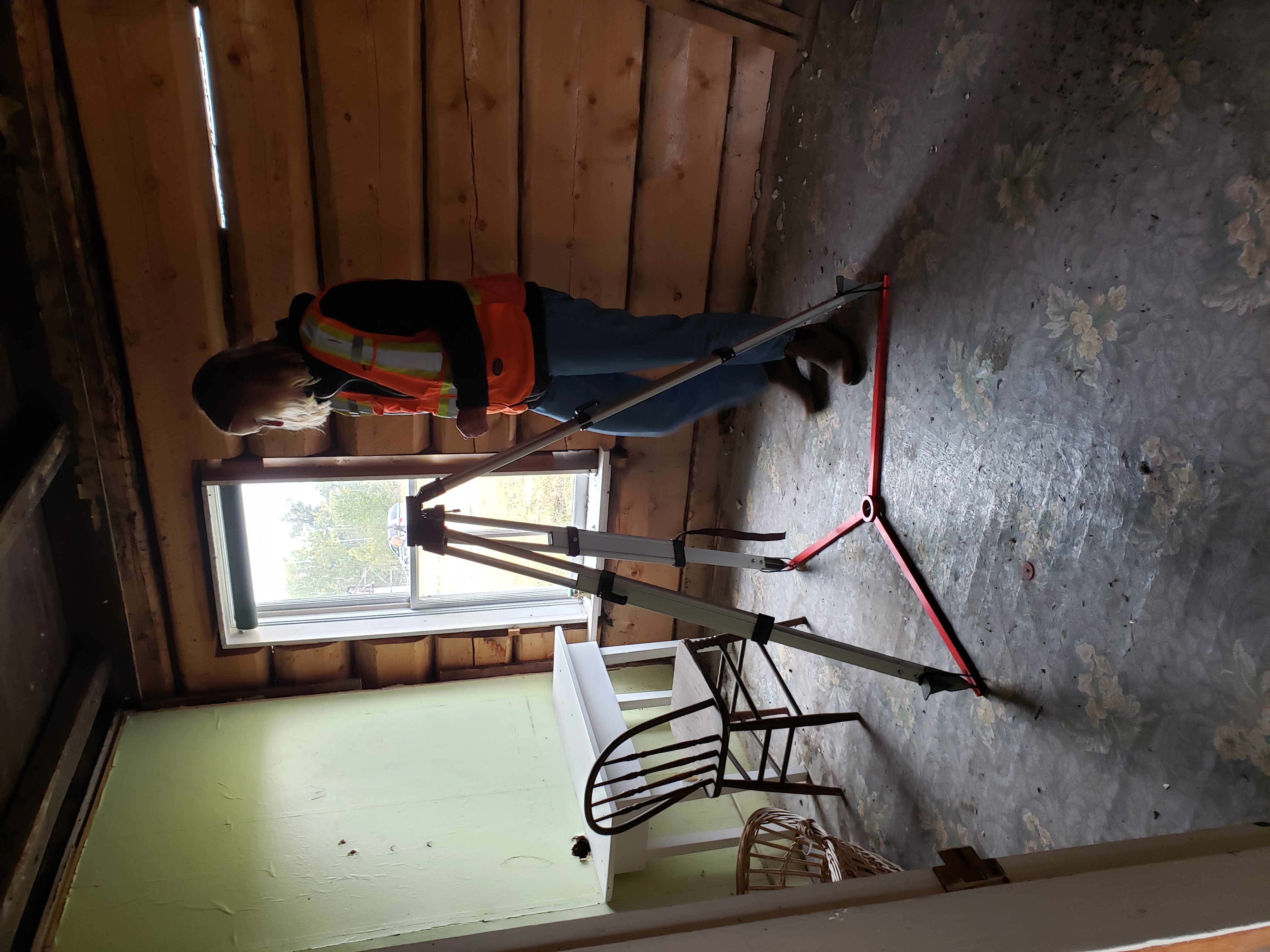 Setting up the Z+F 5016 in the interior of the Foreman's House by Kate Pexman of the Capture2Preserve team, 2020-09-14.