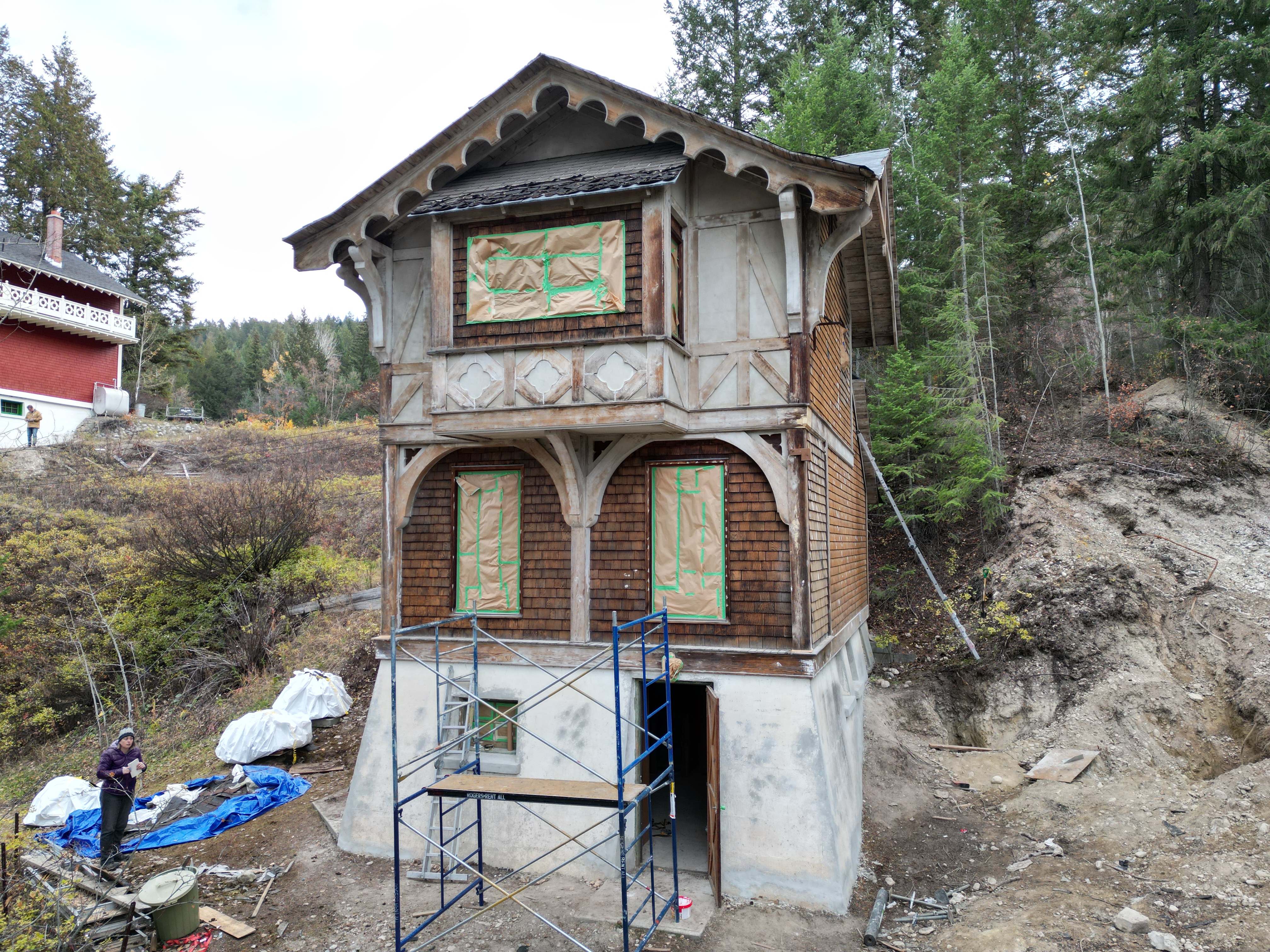 Brown chalet during documentation and renovations in October 2023. From Capture2Preserv project.